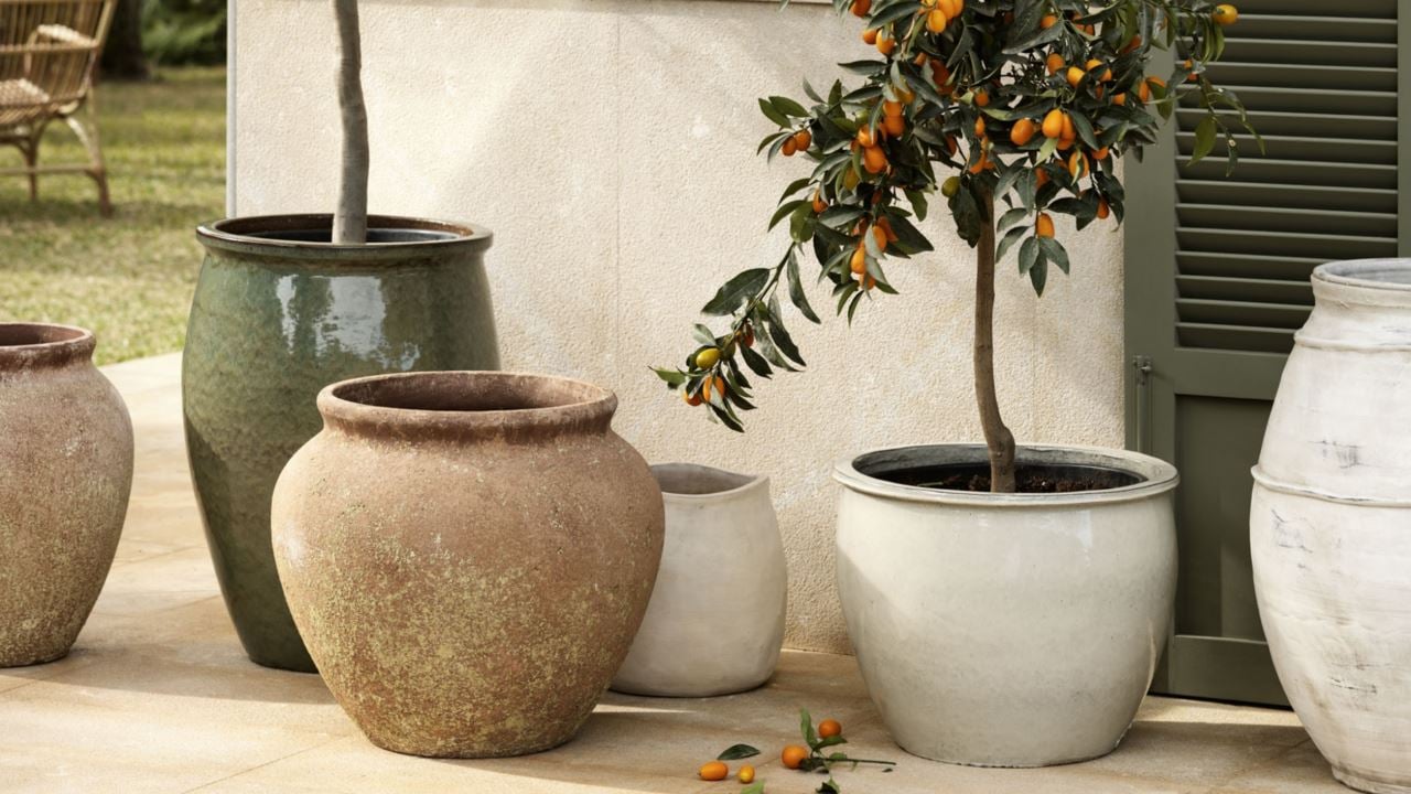 Lillepotid õueruumi