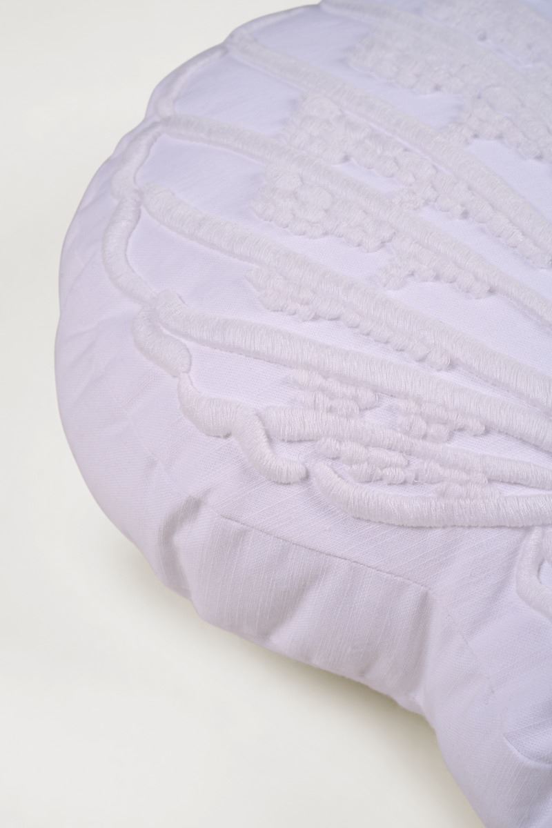 Dekoratiivpadi valge - 2