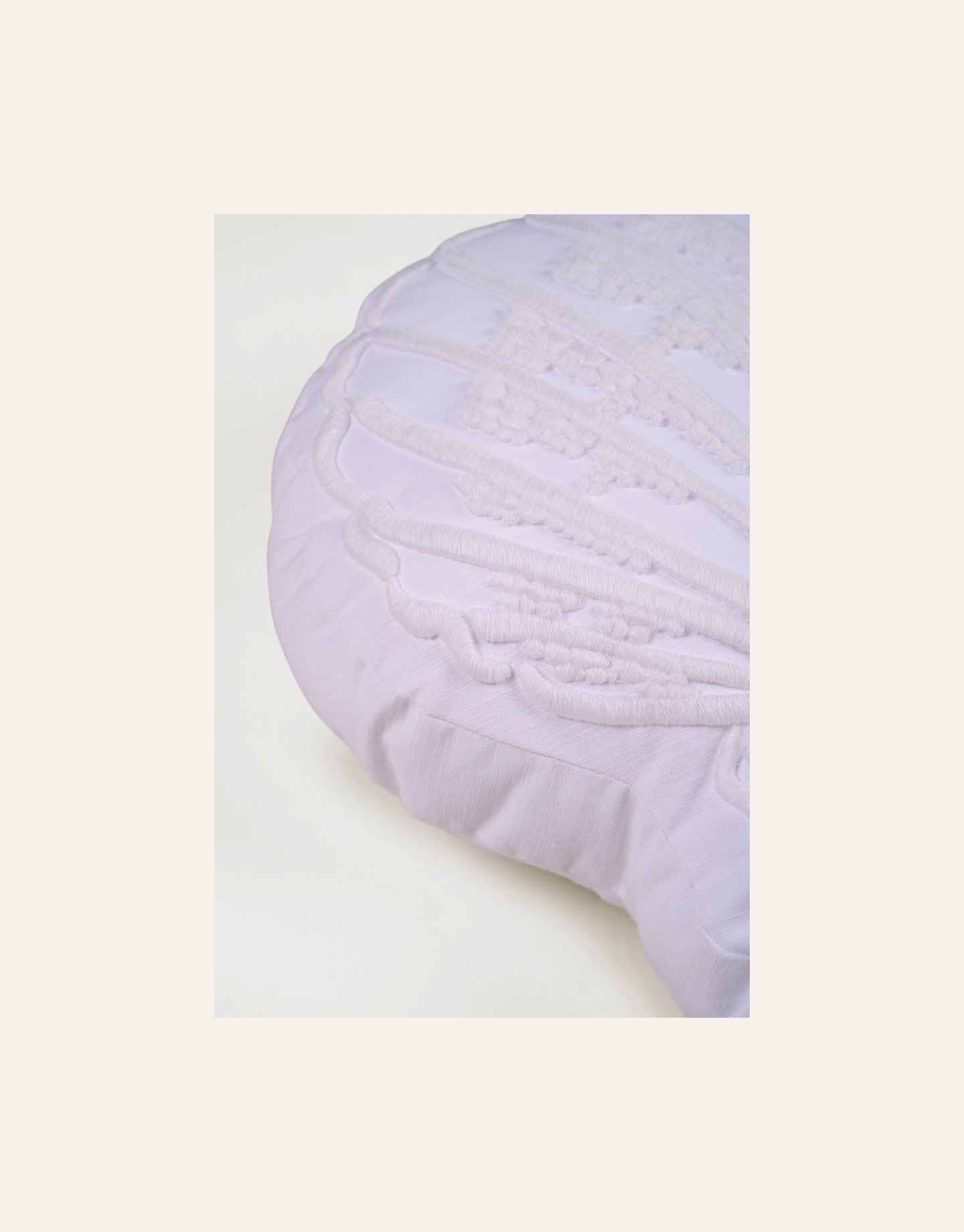 Dekoratiivpadi valge - 2