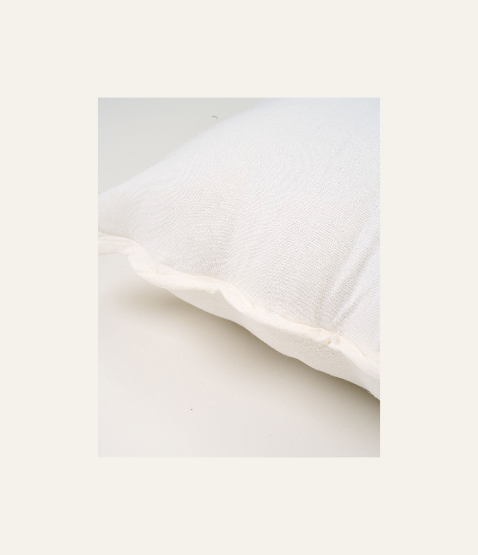 Dekoratiivpadi valge - 2