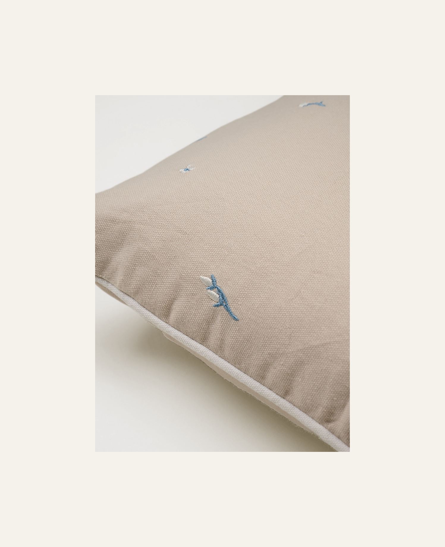 Dekoratiivpadi beež - 2