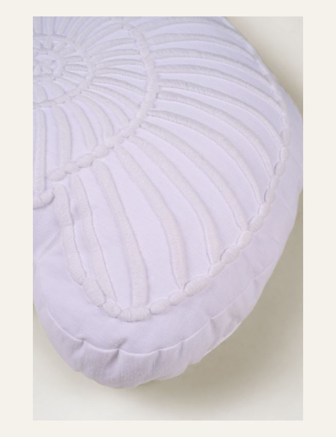 Dekoratiivpadi valge - 2