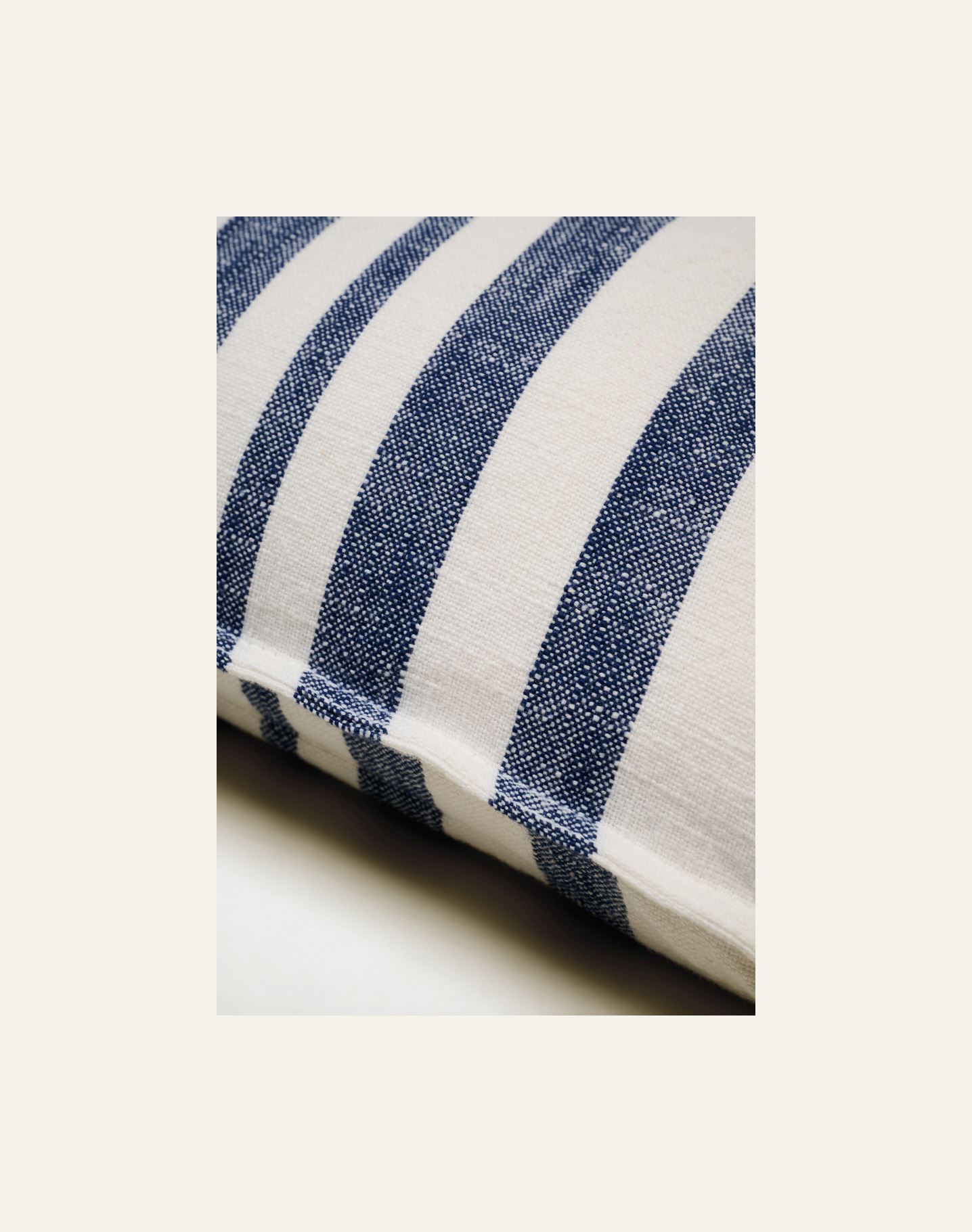 Dekoratiivpadi tumesinine - 2