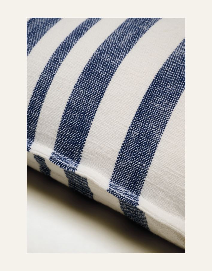 Dekoratiivpadi tumesinine - 2