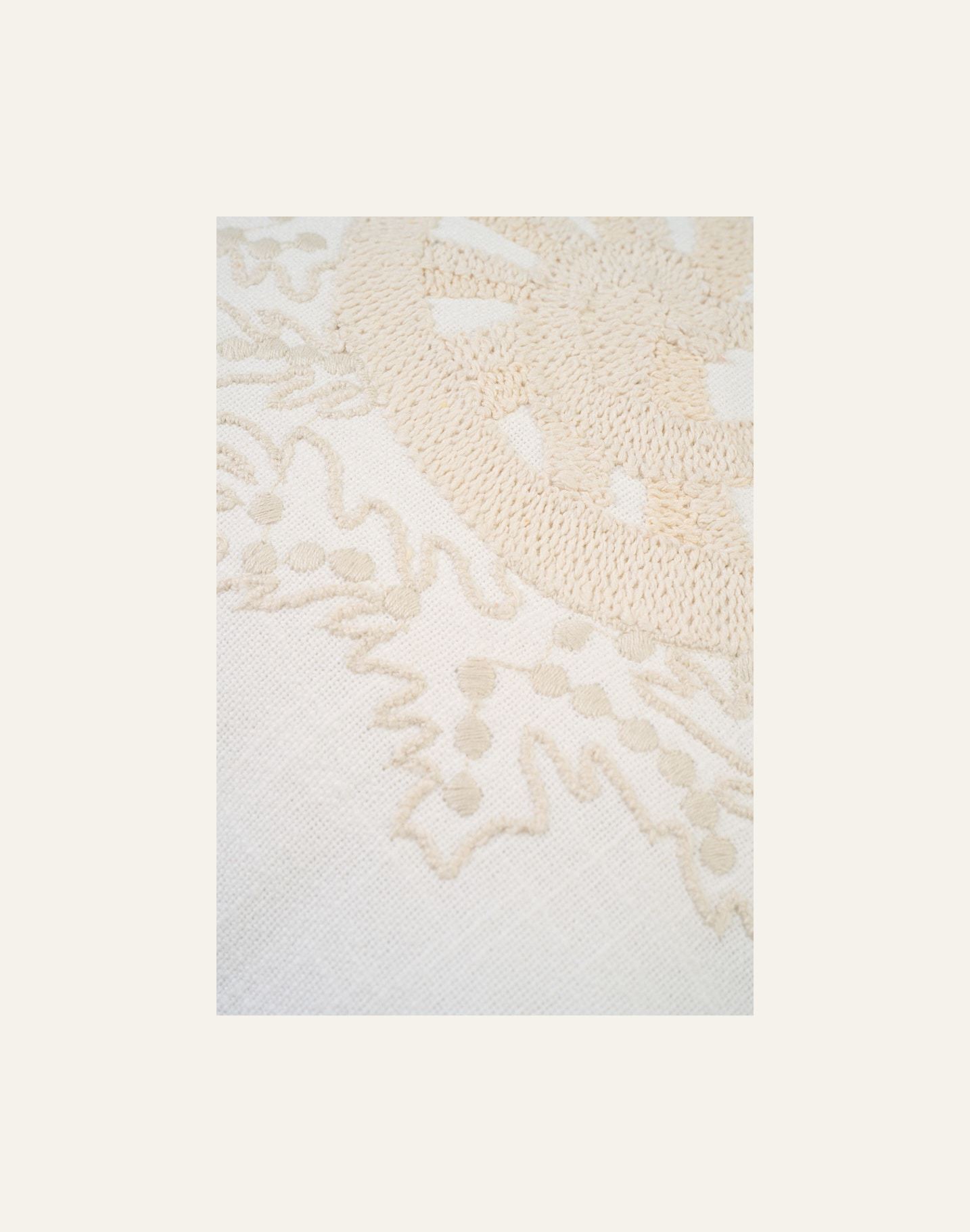 Dekoratiivpadi valge - 2