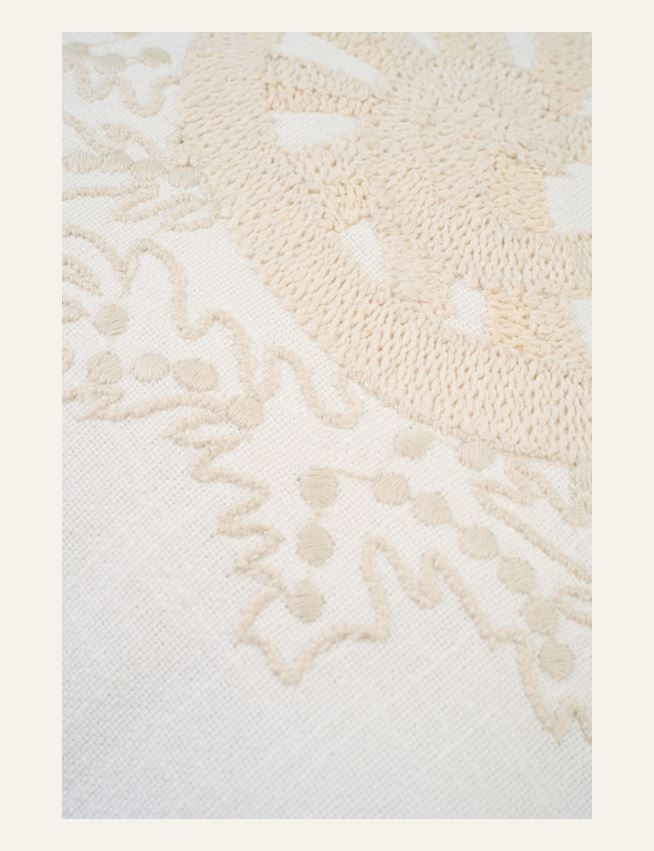 Dekoratiivpadi valge - 2