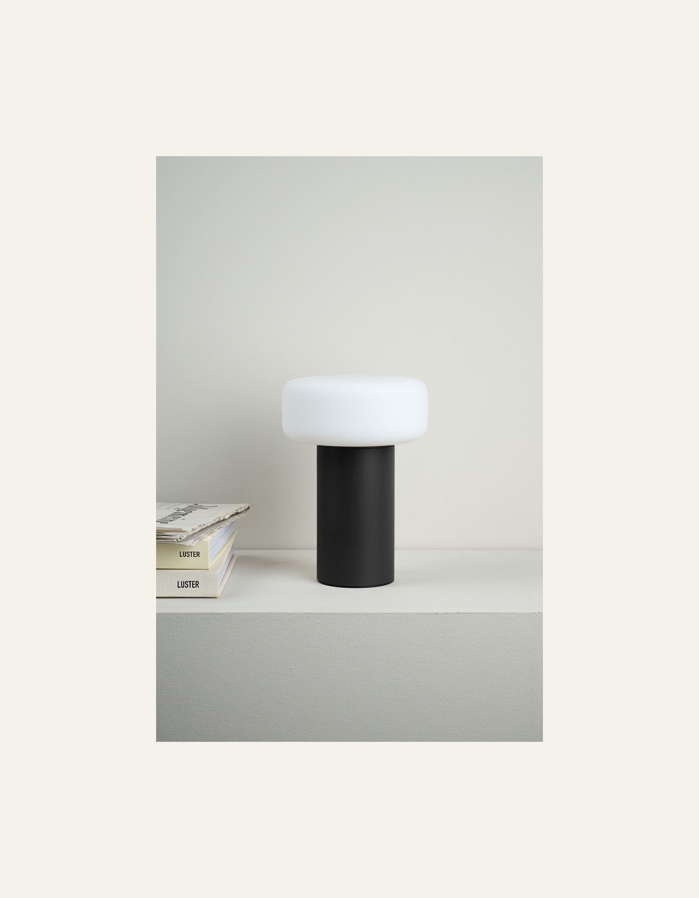 Patareitoitel valgusti must - 2