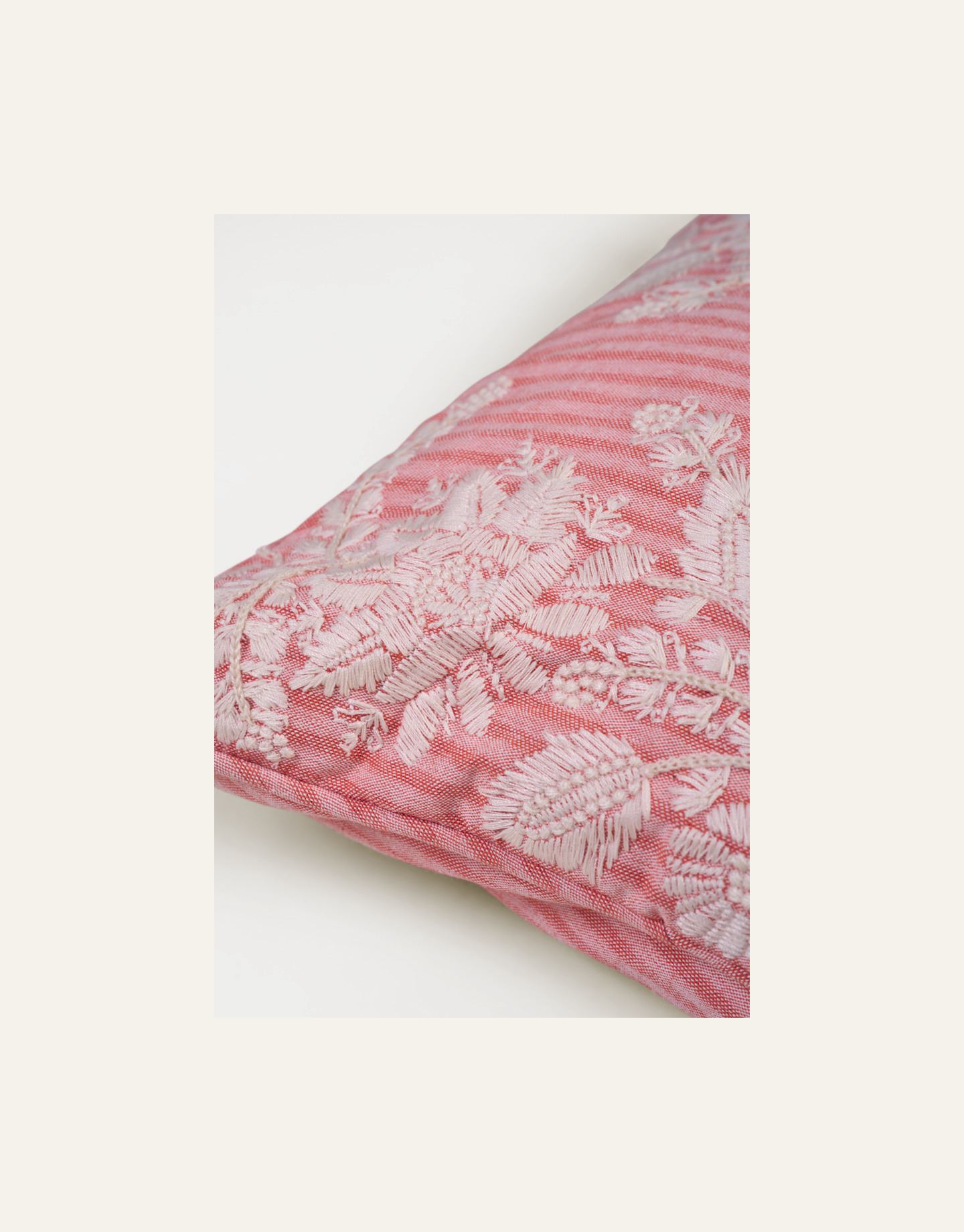 Dekoratiivpadi mitmevärviline - 2