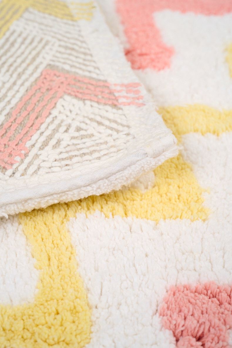 Vannitoamatt mitmevärviline - 2