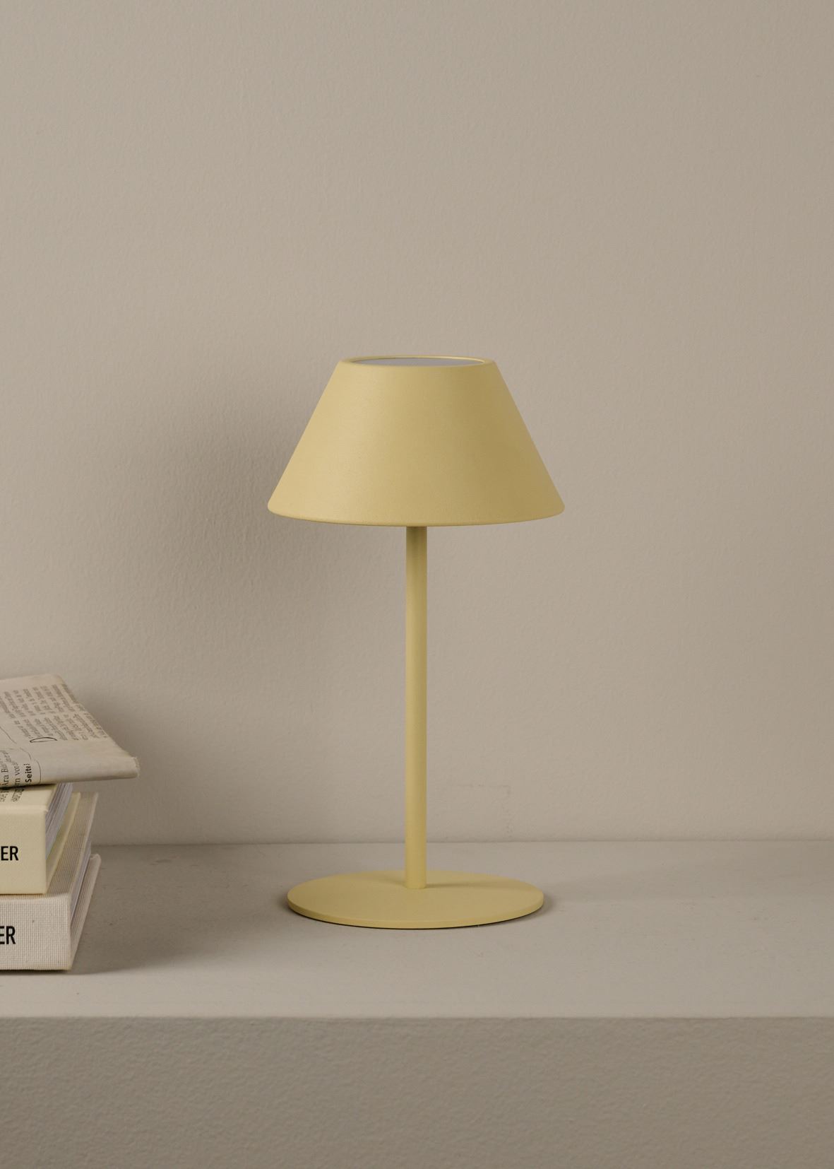 Patareitoitel valgusti hele kollane - 2