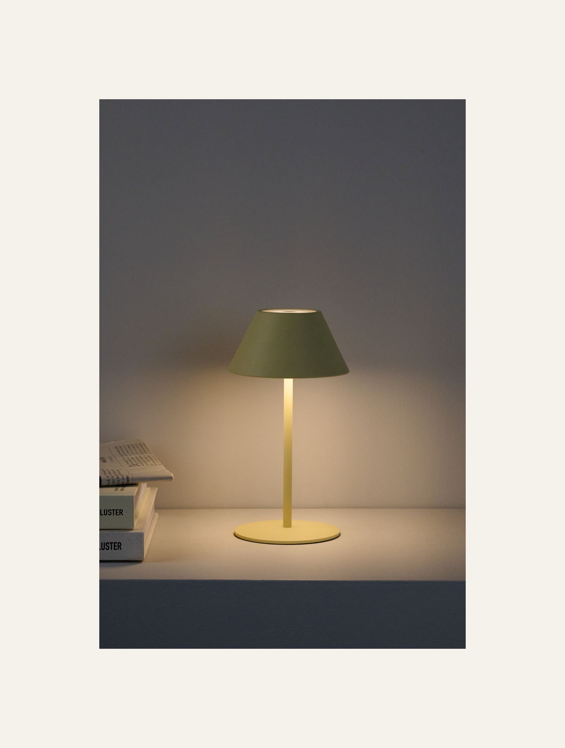 Patareitoitel valgusti hele kollane - 3