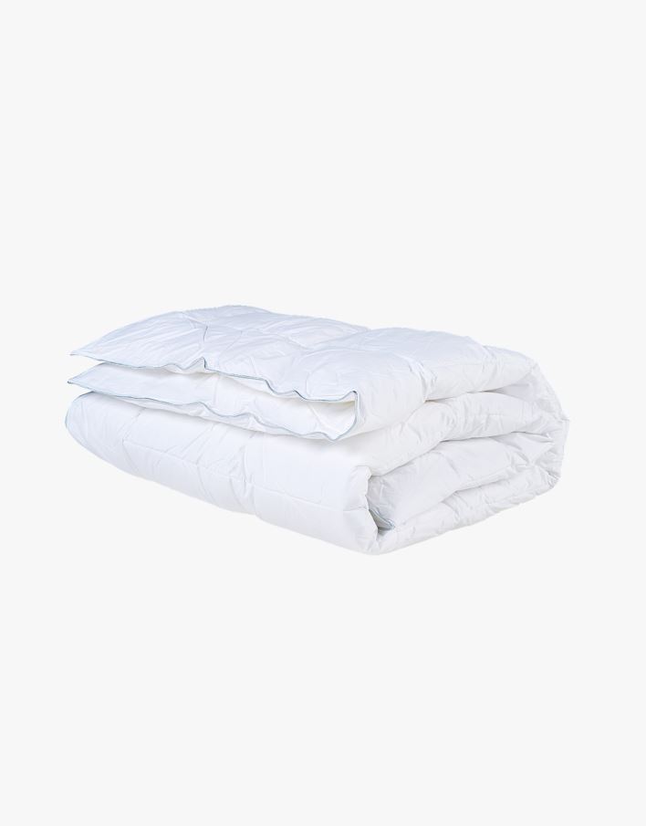 Keskmise soojusega sünteetiline tekk valge - 230x220 cm valge - 1