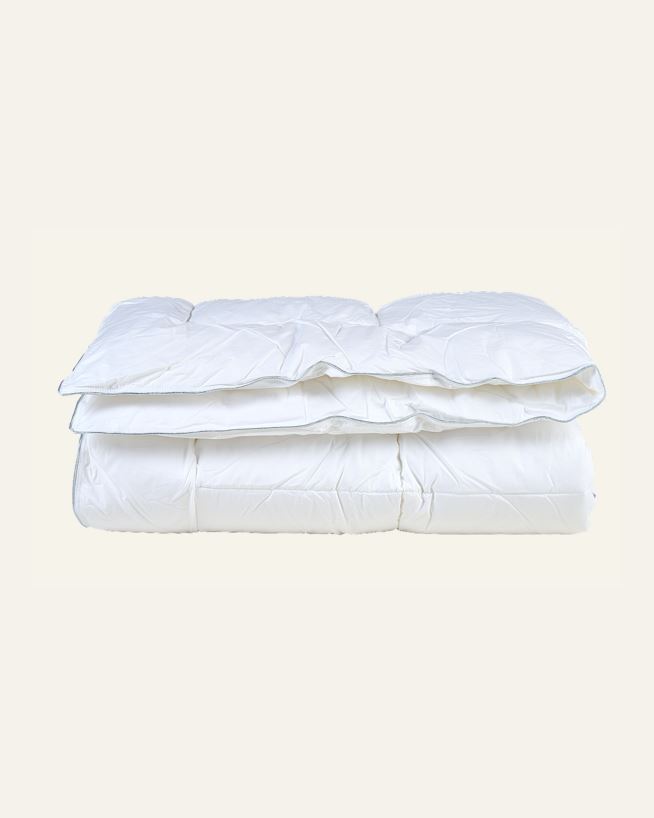 Keskmise soojusega sünteetiline tekk valge - 150x210 cm valge - 1