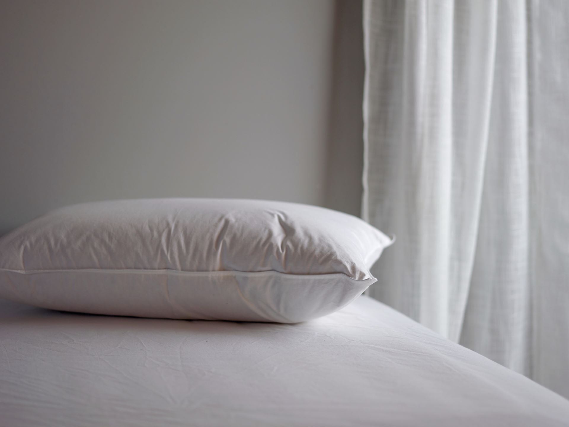 Keskmise kõrgusega udusulepadi valge - 4