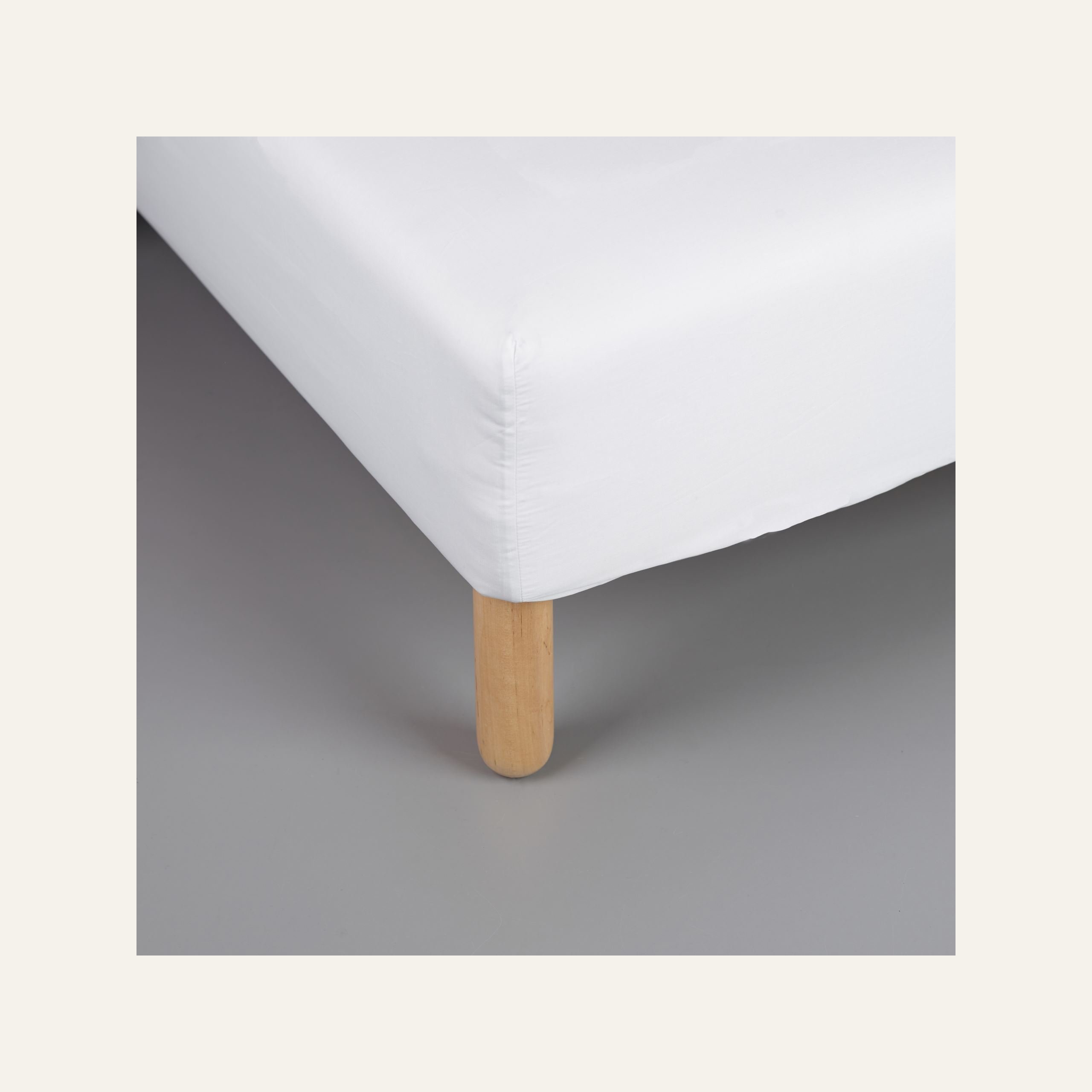 Voodilina kummiga valge - 2