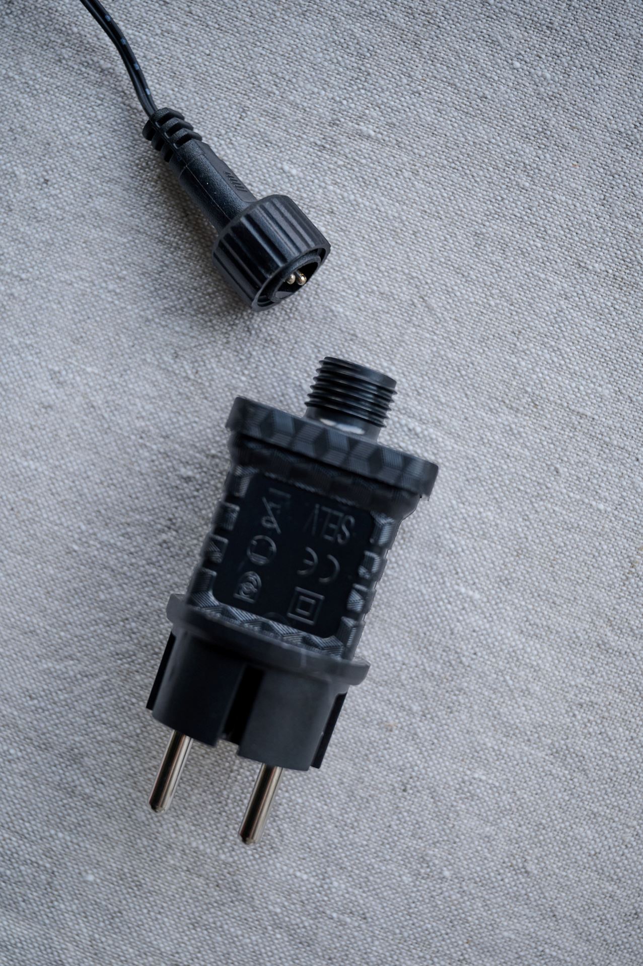 Led-tulukesed must - 2