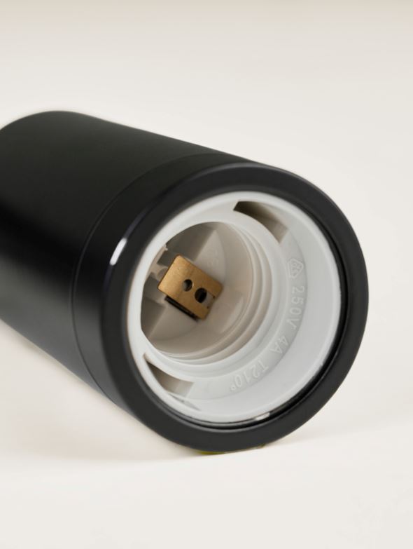 Juhtmekomplekt must - 2