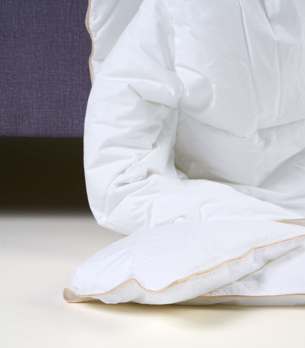 Keskmise soojusega sünteetiline tekk valge - 2