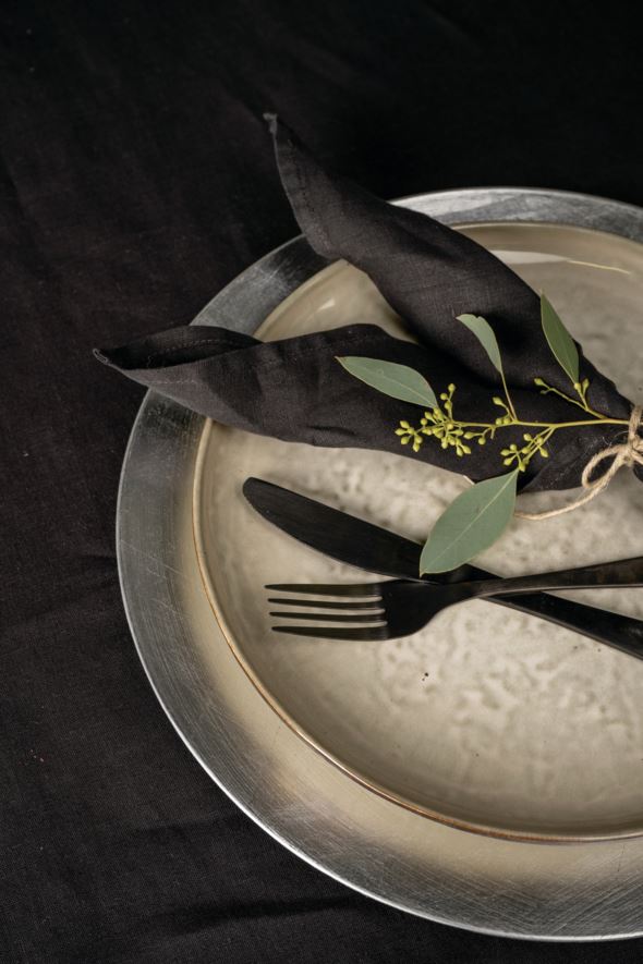 Dekoratiivne alustaldrik hõbedane - 2