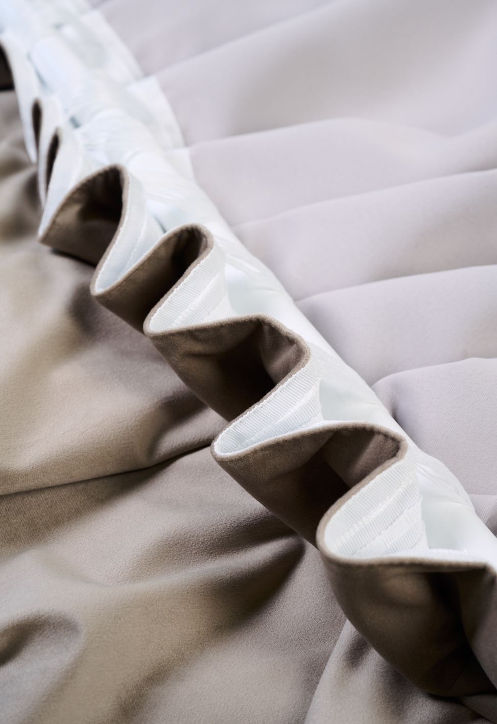 Pimendav kardin hallikaspruun - 3