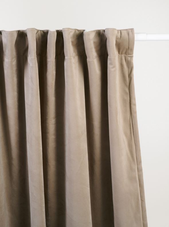 Pimendav kardin hallikaspruun - 2