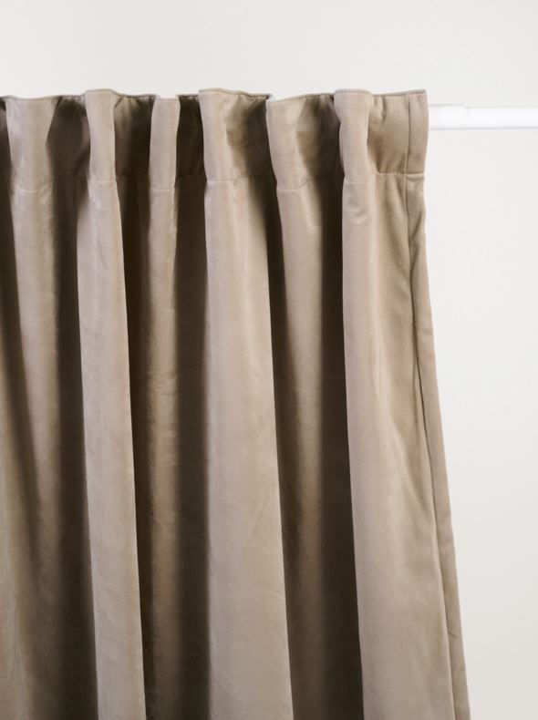 Pimendav kardin hallikaspruun - 2