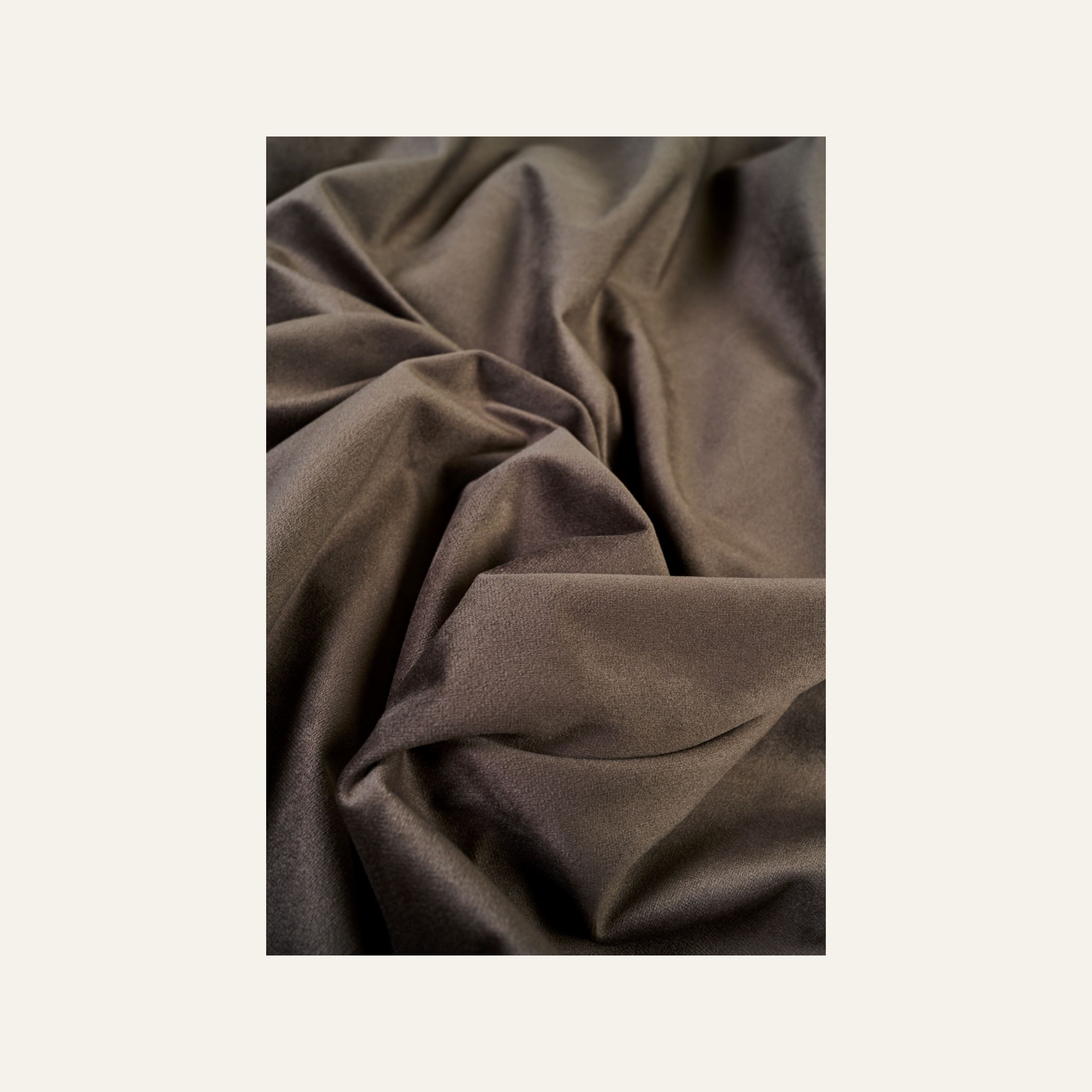 Pimendav kardin tumepruun - 2