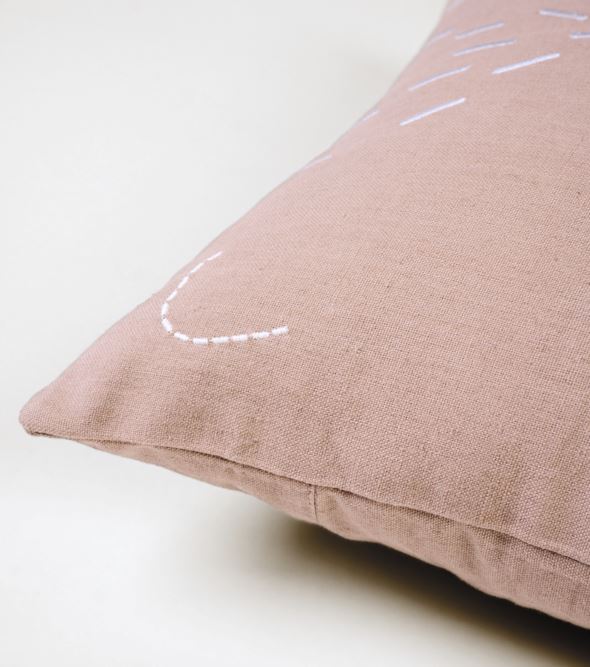 Dekoratiivpadi hele pruun - 2