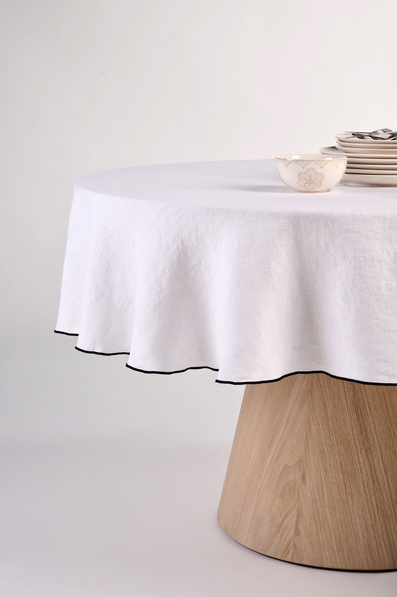 Ümmargune linane laudlina valge - 4