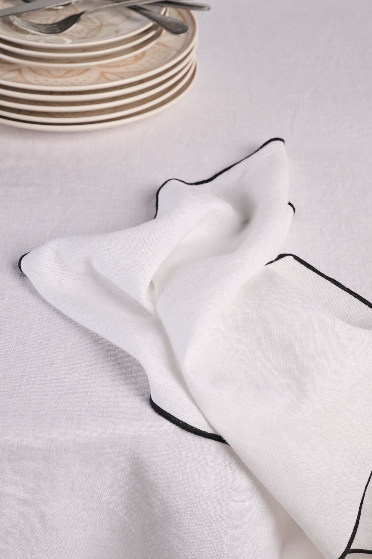 Ümmargune linane laudlina valge - 5