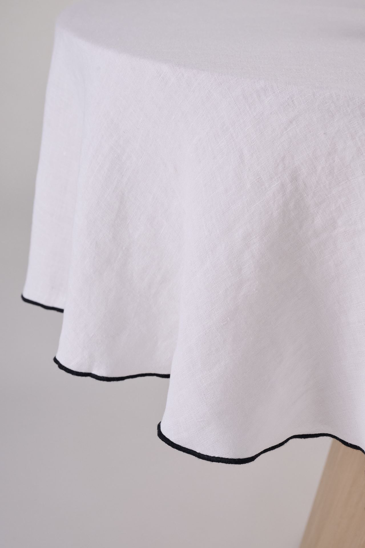 Ümmargune linane laudlina valge - 3