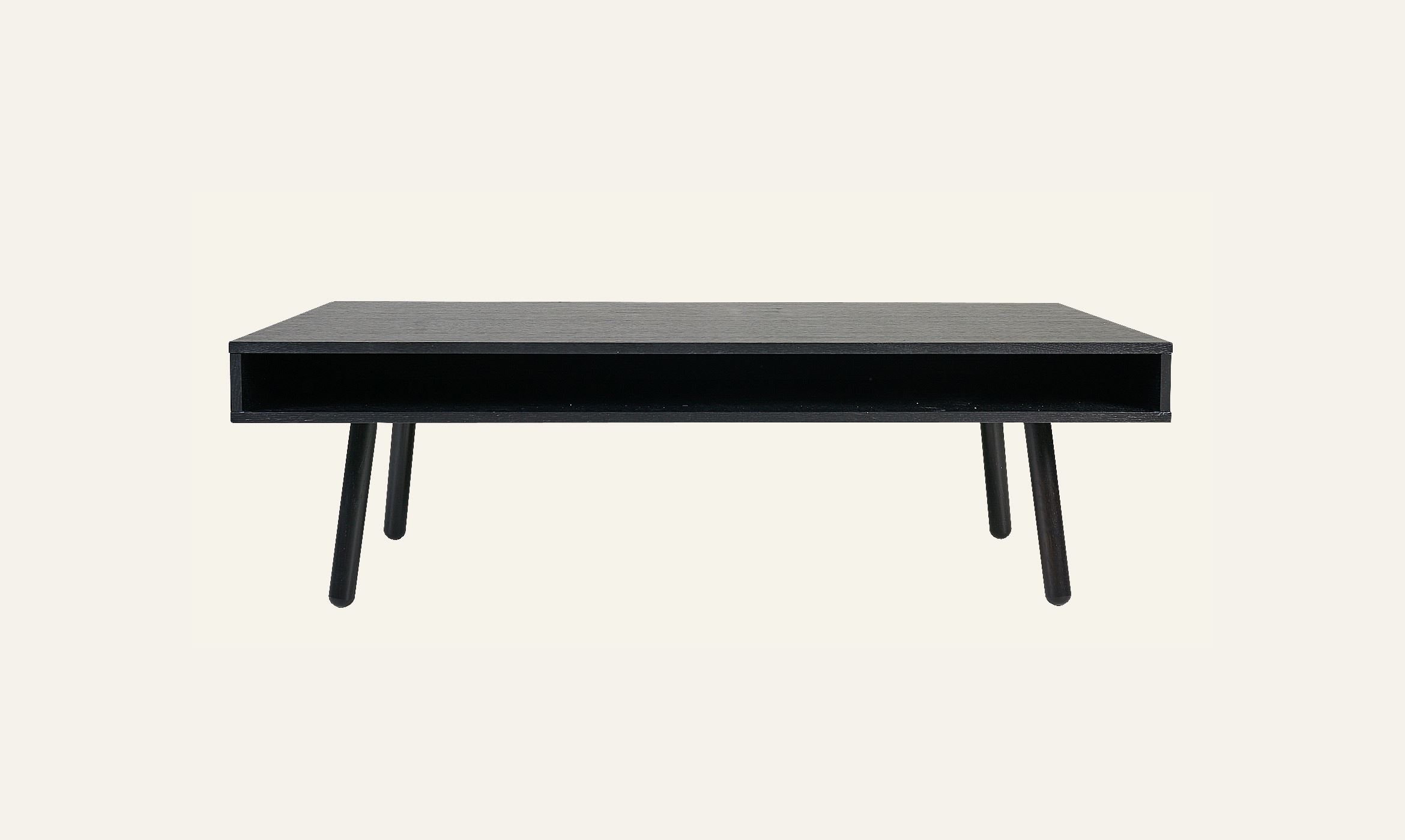 Diivanilaud must - 2