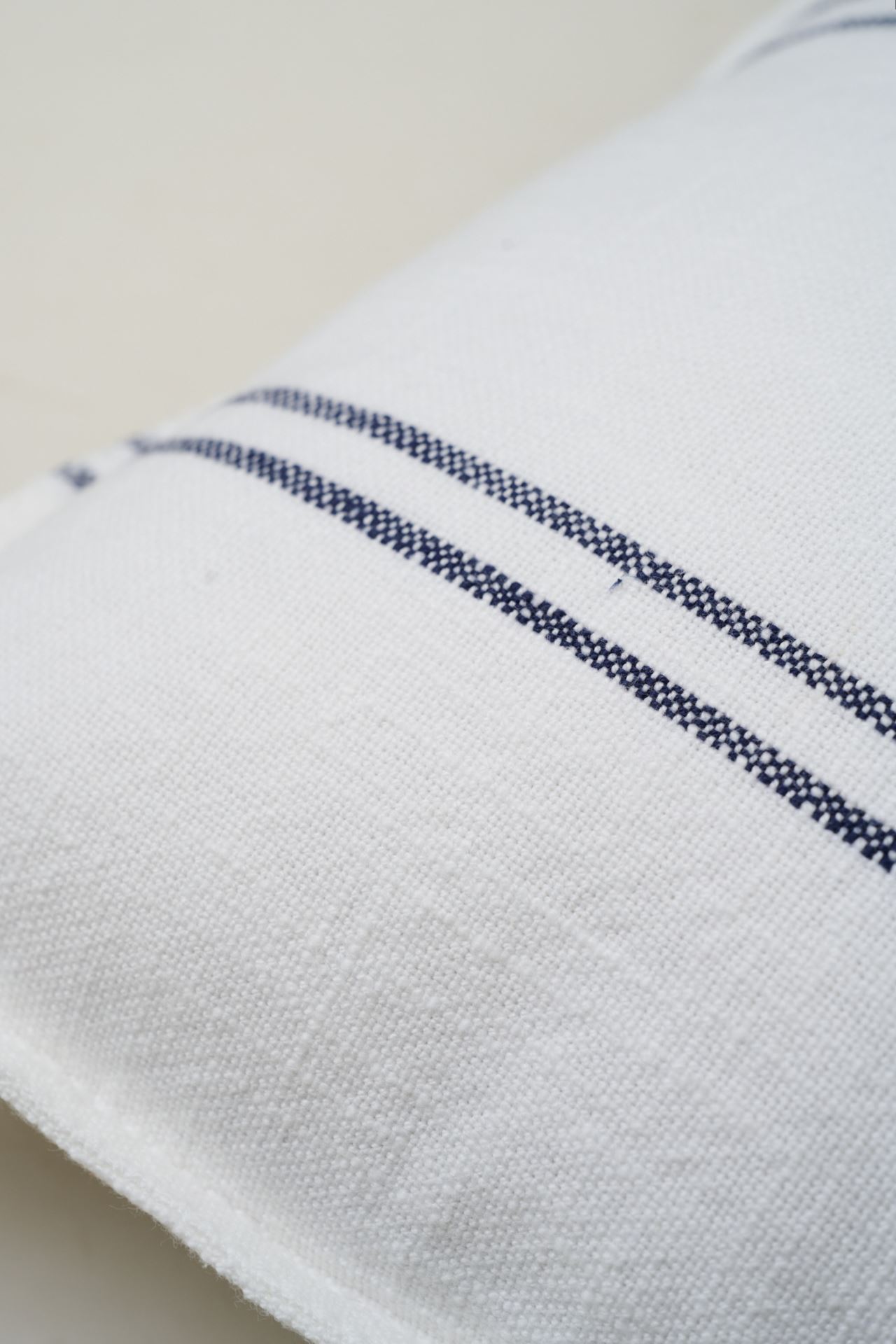 Dekoratiivpadi tumesinine - 2