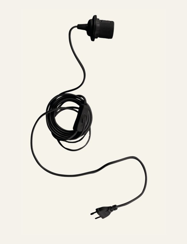 Juhtmekomplekt must - 2