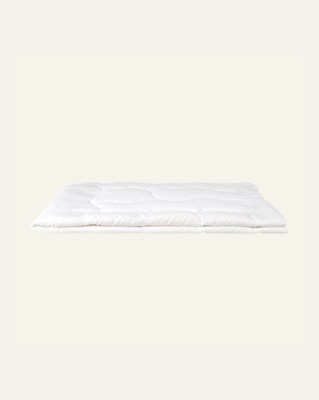 Keskmise soojusega sünteetiline tekk valge - 150x210 cm valge - 1
