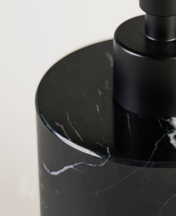 Seebidosaator must - 2