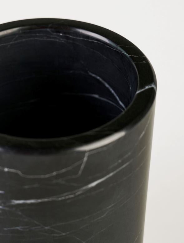 Hambaharjahoidja must - 3