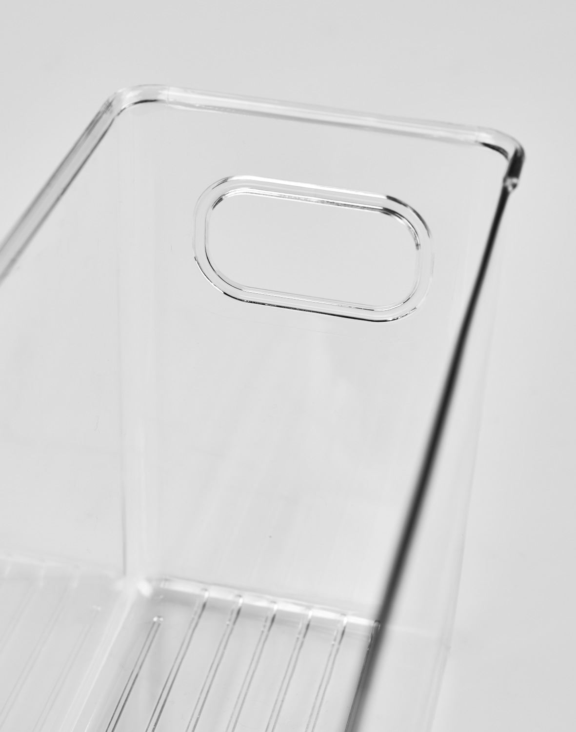 Kitsas hoiukast läbipaistev - 12