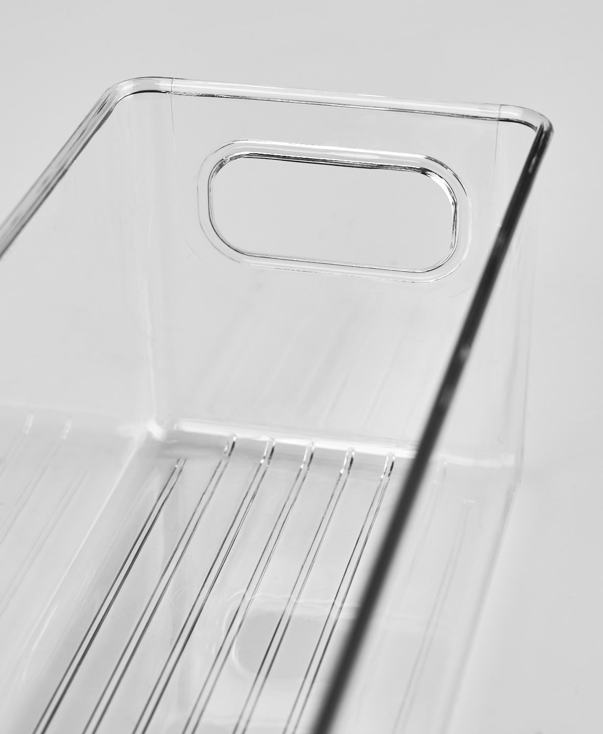 Kitsas hoiukast läbipaistev - 14