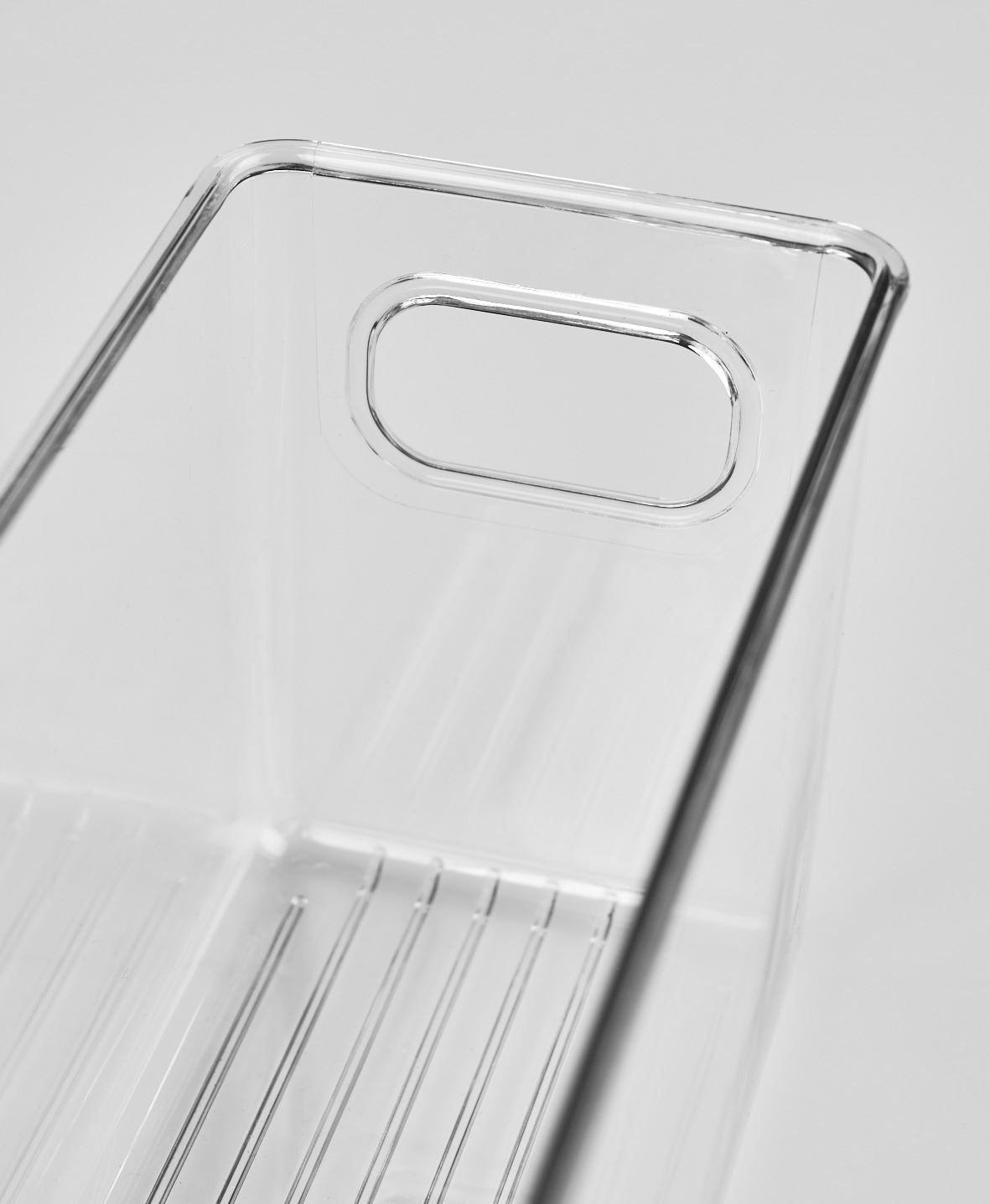 Kitsas hoiukast läbipaistev - 13