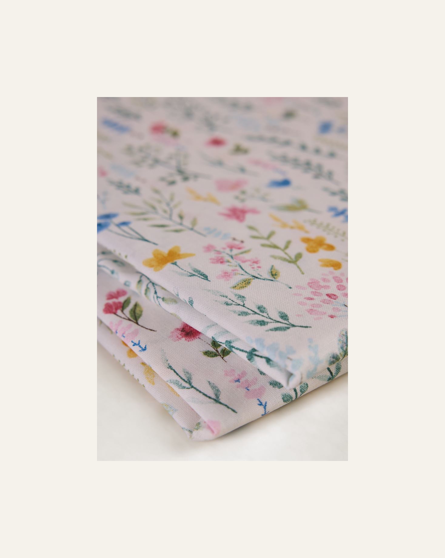 Vahatatud laudlina mitmevärviline - 2