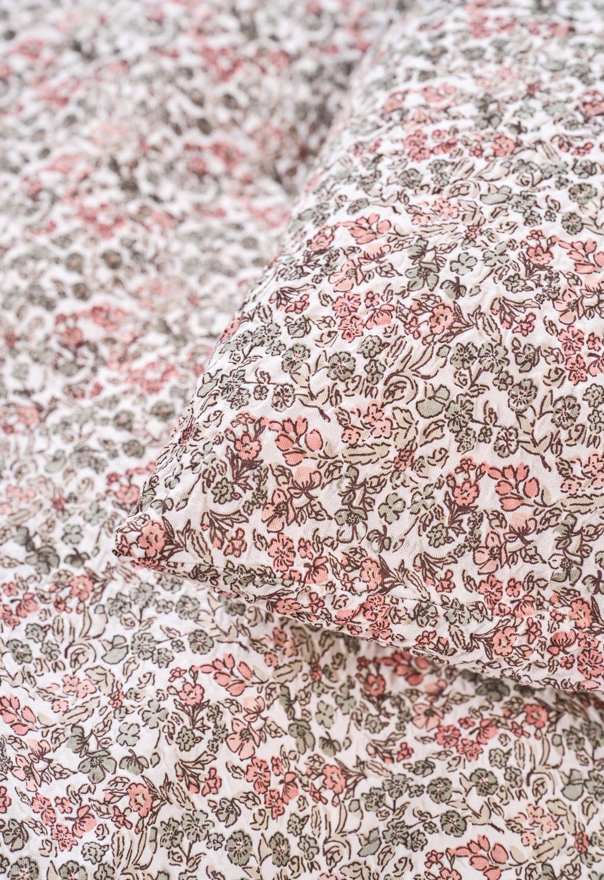 Voodipesukomplekt krepp-puuvillane mitmevärviline/roosa - 2