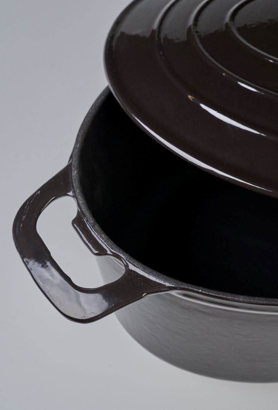 Malmist pott ovaalne must - 2