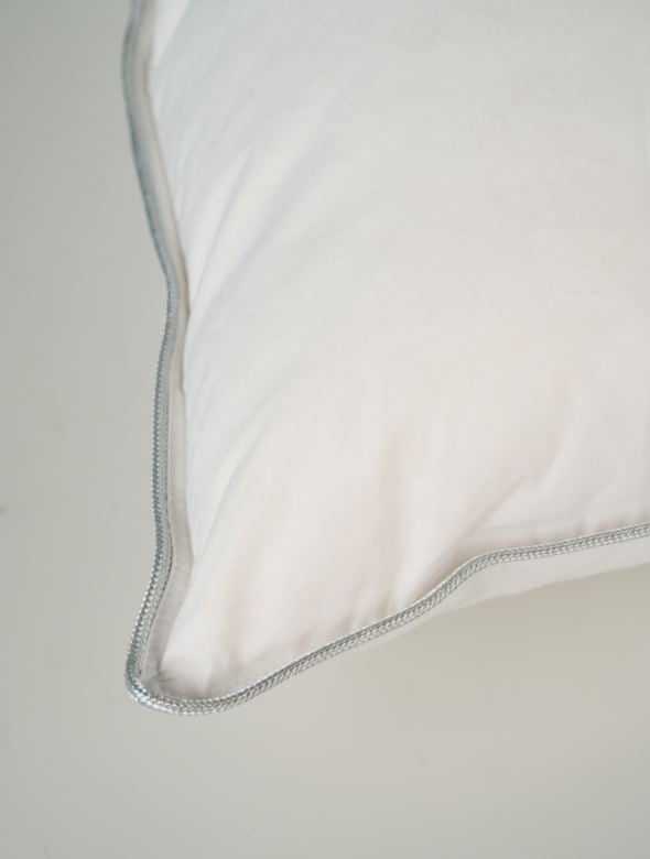 Keskmise kõrgusega udusulepadi valge - 3