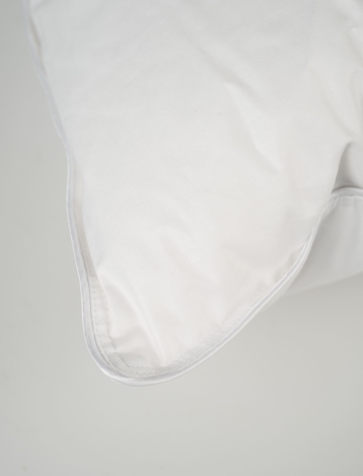 Keskmise kõrgusega udusule- ja sulepadi valge - 3