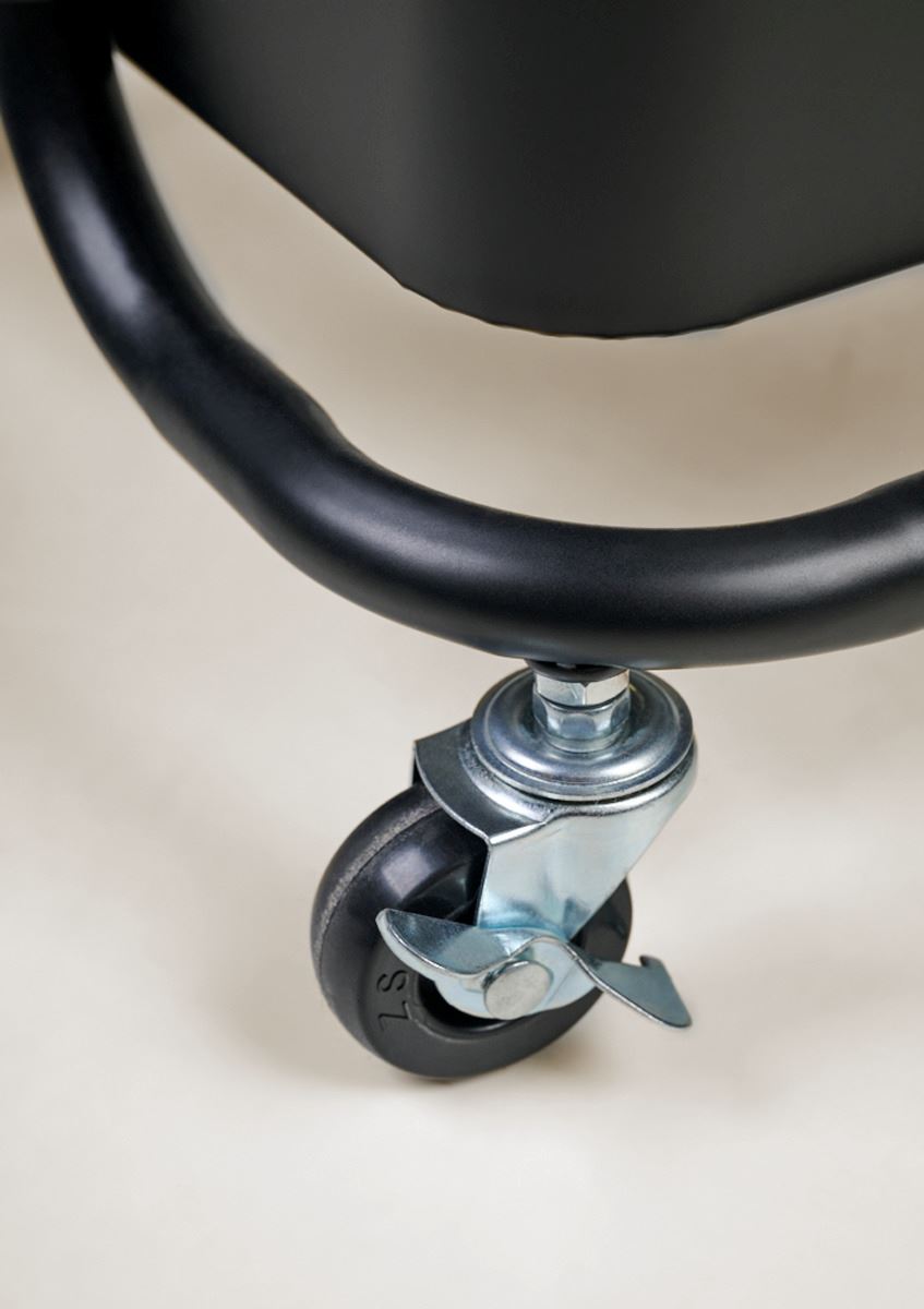 Ratastega riiul must - 4