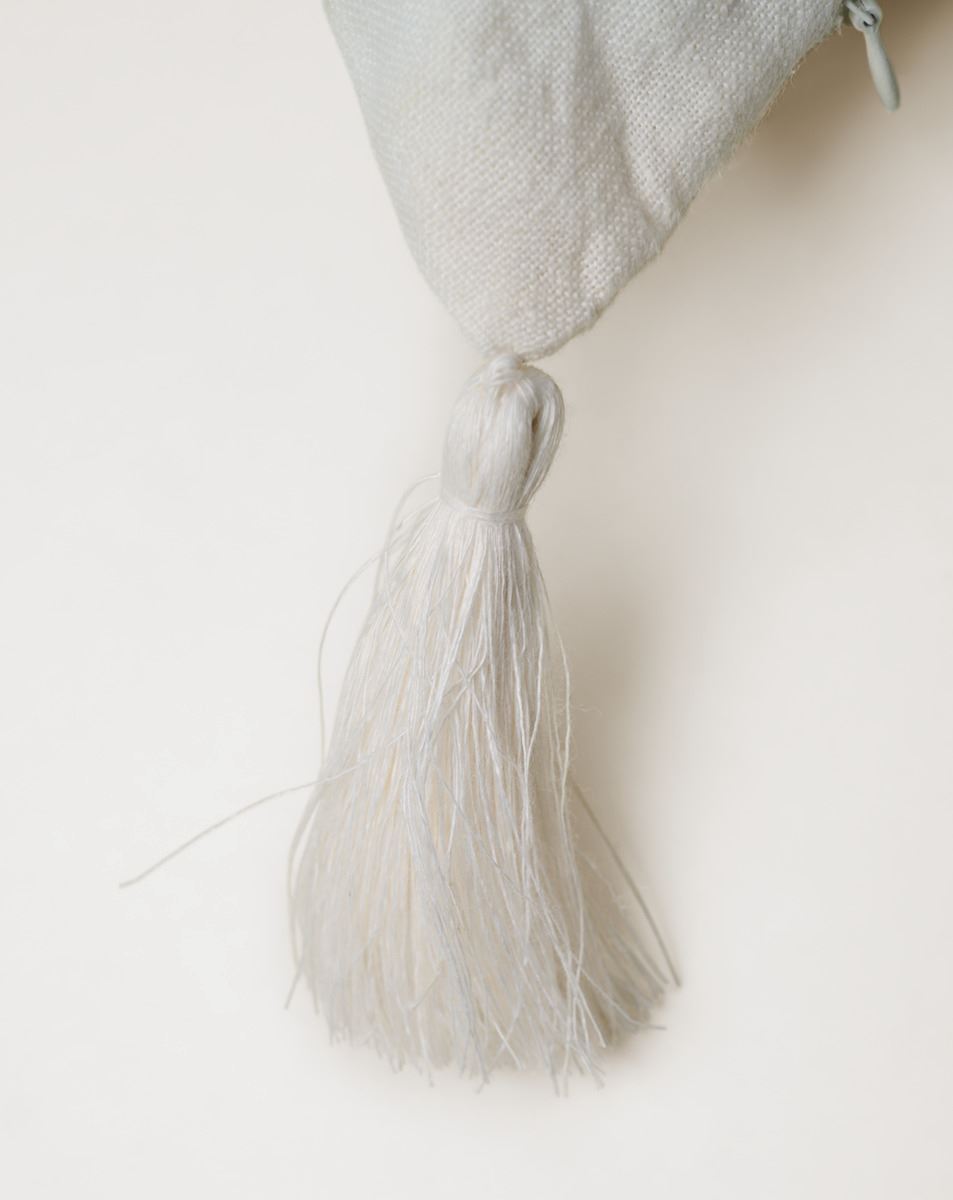 Dekoratiivpadja kate valge - 2