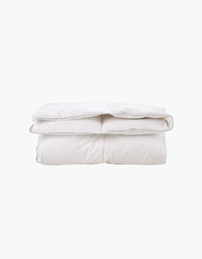 Keskmise soojusega udusuletekk valge - 230x220 cm valge - 1