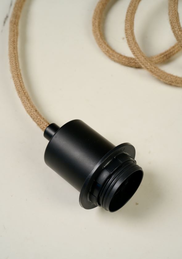 Juhtmekomplekt must - 2