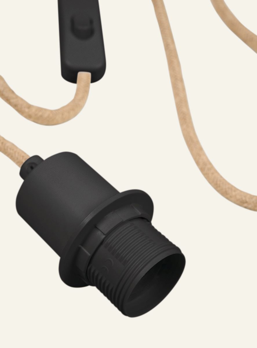 Juhtmekomplekt must - 2